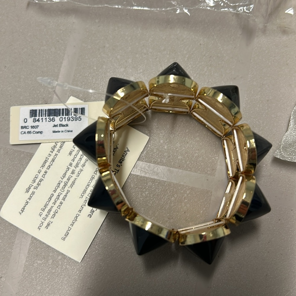 New Jet Black & Gold tone Hampton Spike Stretch Bracelet - Picture 5 of 7